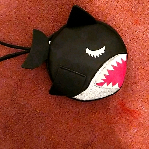Luv Betsey cute shark handbag - Picture 2 of 4
